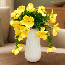 6" long po mini latex topiary with flowers( 35 leavs=flowers)