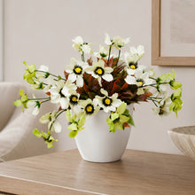 Daily flowers on 1.5 bunch latex on 31 point topiary in 5" emrald pot