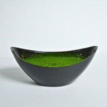 Boat Pot Black Size - (in cms) :  Height-9 x Width-21 x Depth-12.5